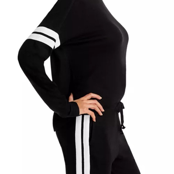 NWT aqua athletic by Bloomingdales XS black with white stripe knit set - Picture 5 of 7